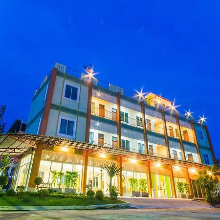 Ubon Best Place Убонратчатхані Екстер'єр фото